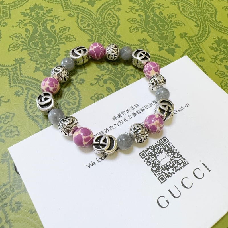 G*u*i bracelets